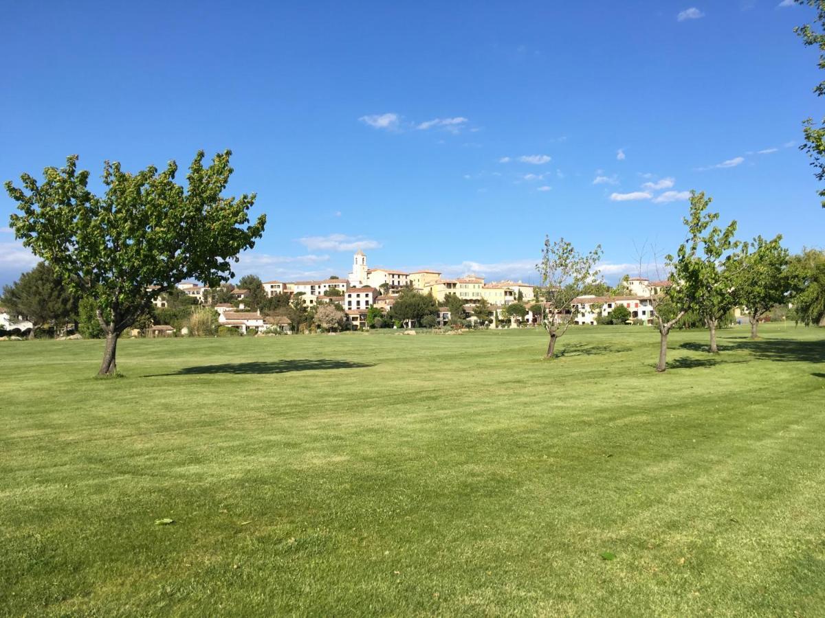 Studio Sur Le Domaine Du Golf De Pont Royal 말러모트 외부 사진