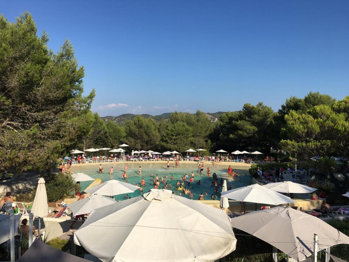 Studio Sur Le Domaine Du Golf De Pont Royal 말러모트 외부 사진