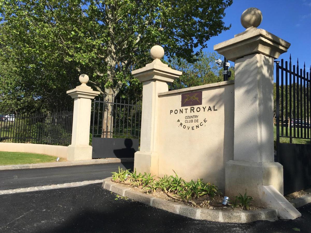 Studio Sur Le Domaine Du Golf De Pont Royal 말러모트 외부 사진