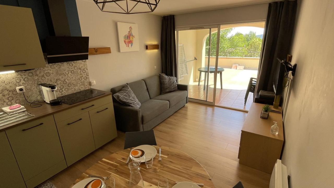 Studio Sur Le Domaine Du Golf De Pont Royal 말러모트 외부 사진